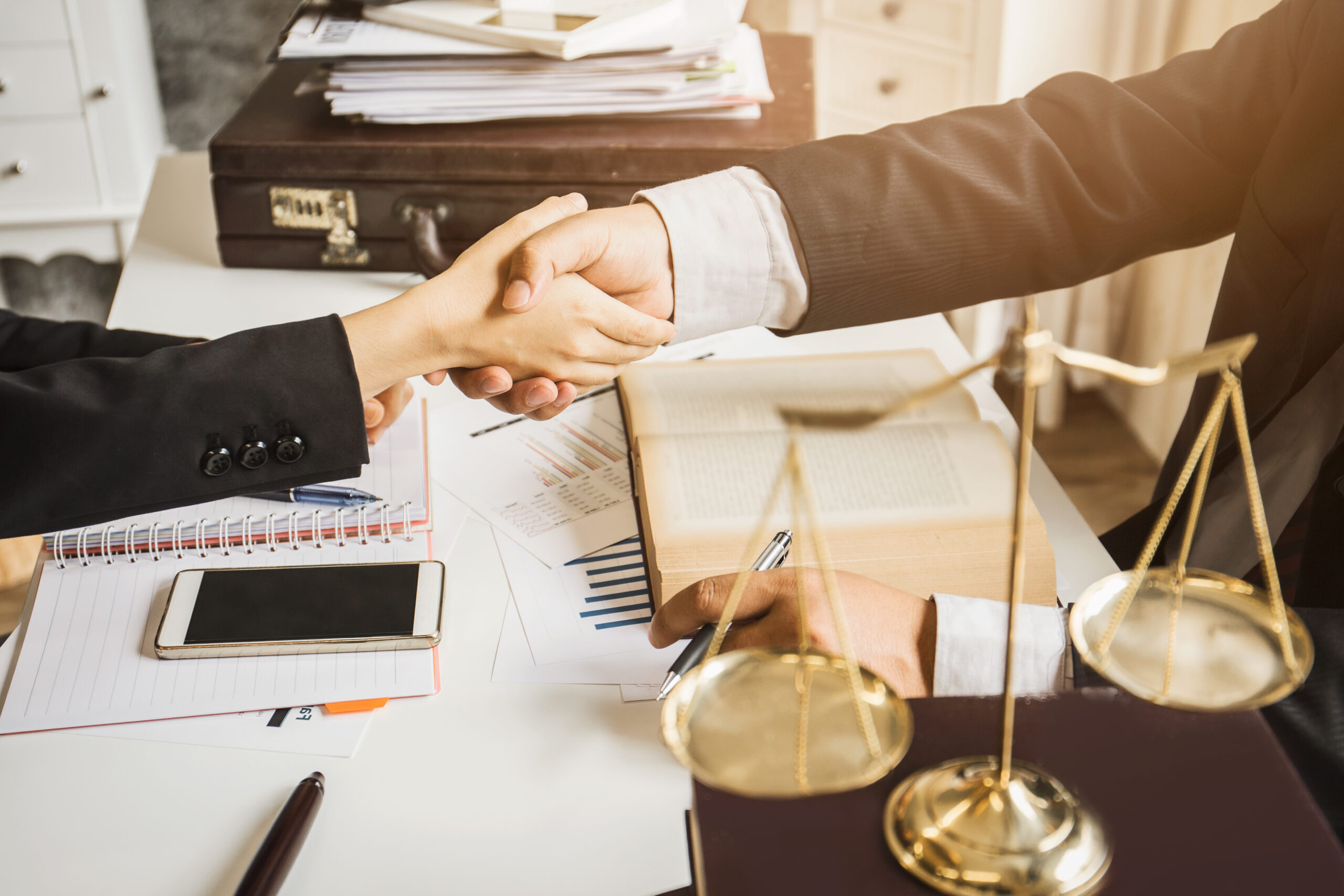 تقديم الاستشارات القانونية