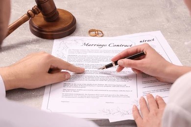 توثيق عقود الزواج العرفي